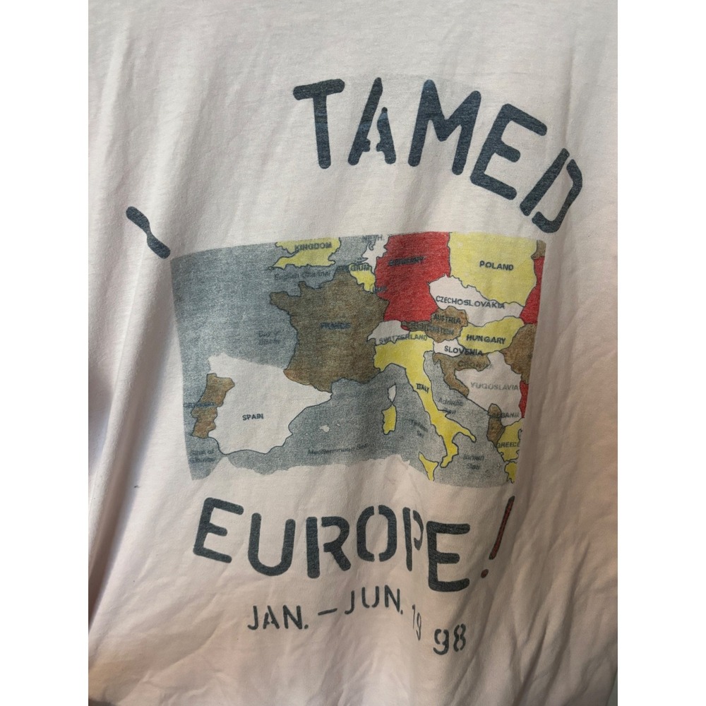 Vintage 1998 I Tamed Europe Map T-Shirt XL Pink Fruit of the Loom  90s Travel - Picture 3 of 7